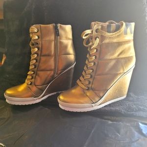 DKNY never worn Gold